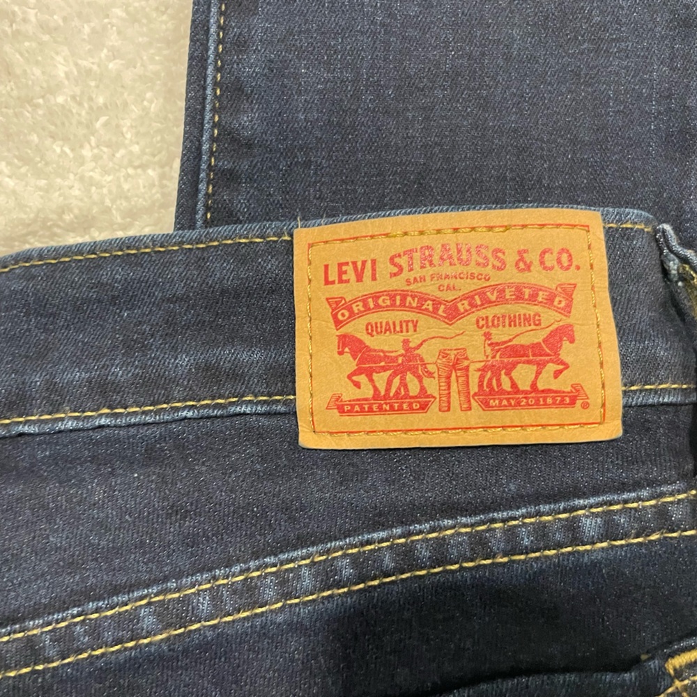 Levi’s 711 Skinny Jean- Sz 27